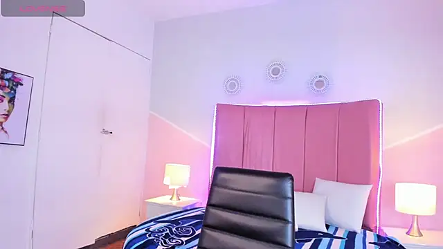 Liiam smith  online show from 10.14.25