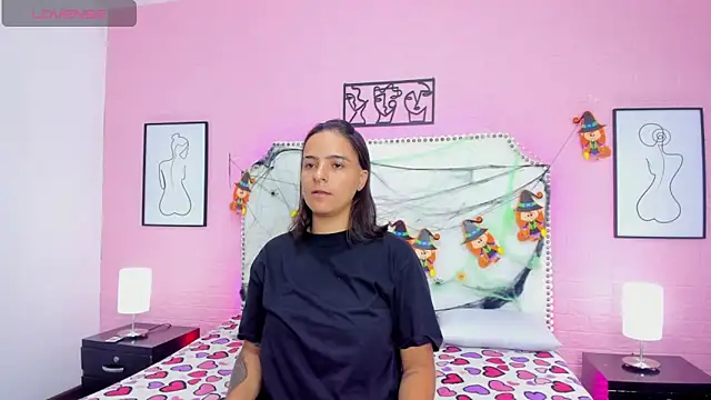 Liiam smith  online show from 10.31.25