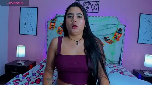  Emma whiitee  online show from 10.29.25