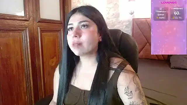 Snapshot of sweety_ashly chatting on 10.19.25 sweety ashly online show from 10.19.25