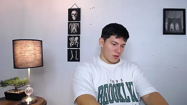 JamesCr  online show from 11.21.25