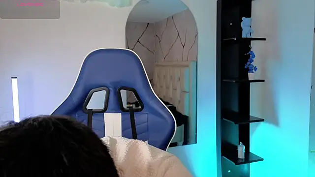 JamesCr  online show from 06.03.26