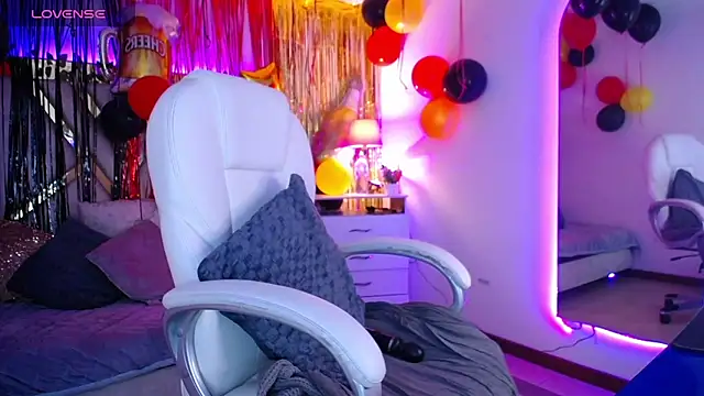 Alexaamoon  online show from 09.26.25