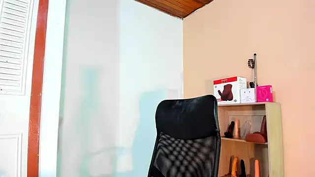 Violetta 0 online show from 02.18.26