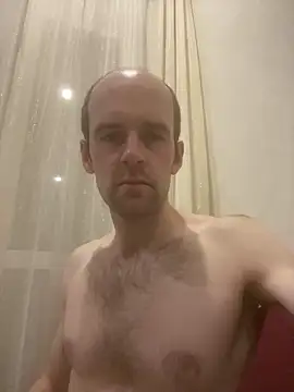 LynnAhNight online show from 10.03.25