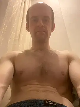 LynnAhNight online show from 10.22.25