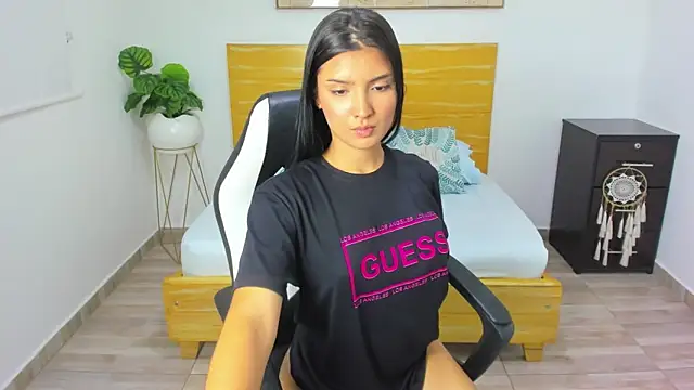 Snapshot of tiffanny_doll_ chatting on 03.06.25 tiffanny doll  online show from 03.06.25