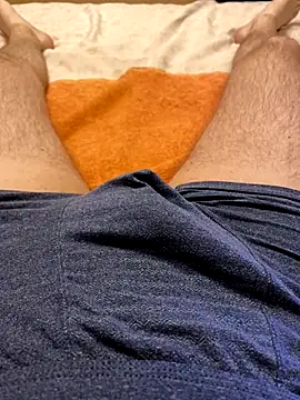 Snapshot of tulich chatting on 10.26.25 tulich online show from 10.26.25