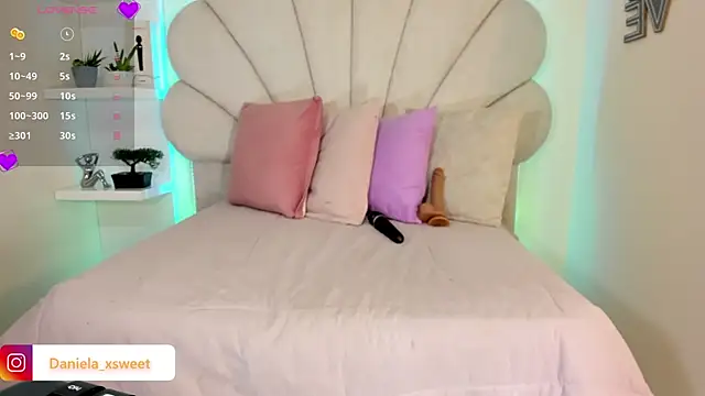 Danielaangelina online show from 04.10.26