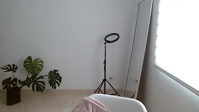 ggor4w33 online show from 02.02.25