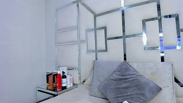 ZoeWan69 online show from 10.20.25