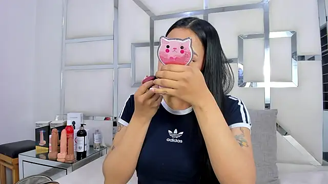 ZoeWan69 online show from 11.11.25