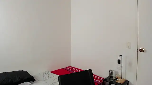 Snapshot of Mazikeen__18 chatting on 02.17.26 Mazikeen 18 online show from 02.17.26