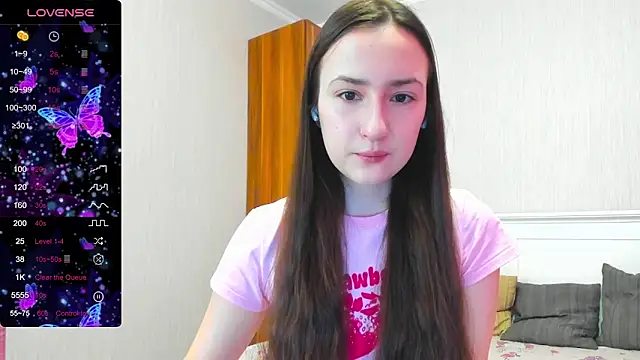 Snapshot of Cute__Nana chatting on 06.06.26 Cute Nana online show from 06.06.26