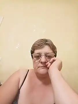 Snapshot of ElzaJewel chatting on 09.29.25 ElzaJewel online show from 09.29.25