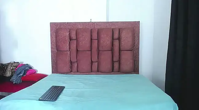 Snapshot of vKatalinacooper chatting on 02.08.25 vKatalinacooper online show from 02.08.25