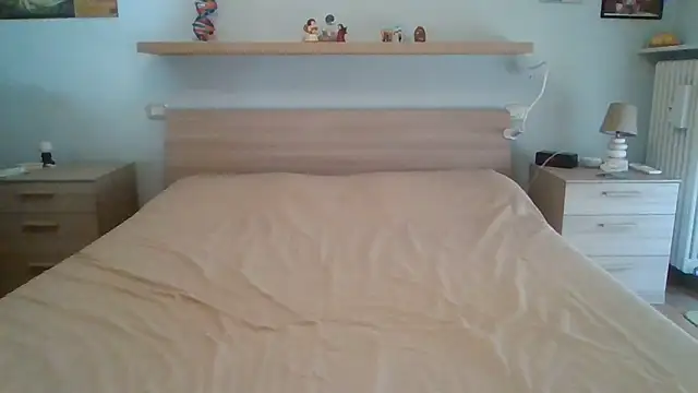 Snapshot of PrincessEileen89 chatting on 10.01.25 PrincessEileen89 online show from 10.01.25