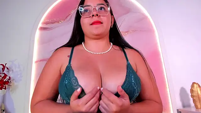 Snapshot of Sofii_Lopezz chatting on 02.25.25 Sofii Lopezz online show from 02.25.25