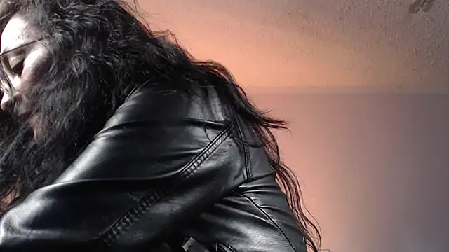 Snapshot of LeaBigboobs chatting on 03.04.25 LeaBigboobs online show from 03.04.25