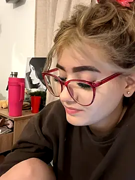 Snapshot of akirahattori chatting on 10.10.25 akirahattori online show from 10.10.25