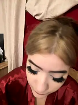 Snapshot of akirahattori chatting on 10.14.25 akirahattori online show from 10.14.25