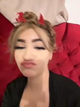 Snapshot of akirahattori chatting on 10.16.25 akirahattori online show from 10.16.25