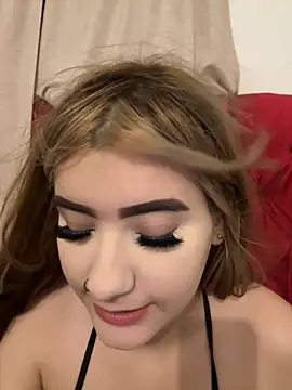 Snapshot of akirahattori chatting on 10.21.25 akirahattori online show from 10.21.25