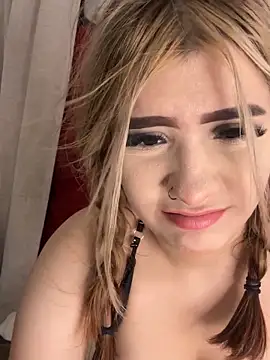 Snapshot of akirahattori chatting on 10.25.25 akirahattori online show from 10.25.25