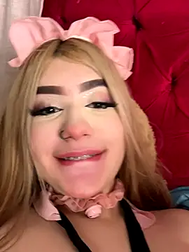 Snapshot of akirahattori chatting on 10.29.25 akirahattori online show from 10.29.25