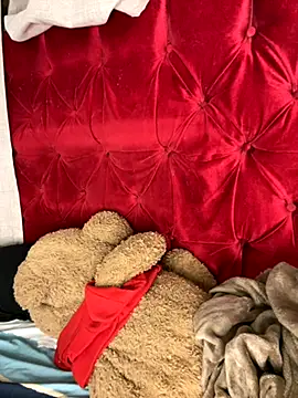 Snapshot of akirahattori chatting on 10.31.25 akirahattori online show from 10.31.25