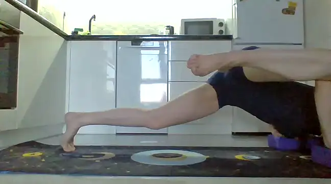 Snapshot of Katya_yoga chatting on 03.17.25 Katya yoga online show from 03.17.25