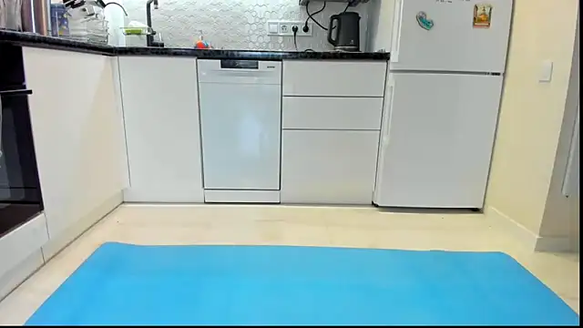 Snapshot of Katya_yoga chatting on 09.28.25 Katya yoga online show from 09.28.25