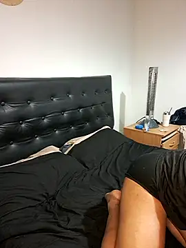 Snapshot of liamlara chatting on 10.02.25 liamlara online show from 10.02.25