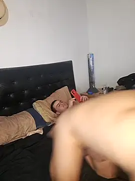 Snapshot of liamlara chatting on 10.05.25 liamlara online show from 10.05.25