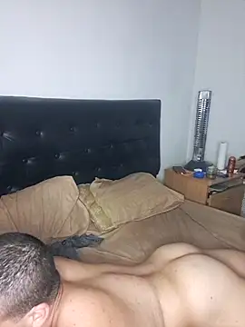 Snapshot of liamlara chatting on 10.23.25 liamlara online show from 10.23.25