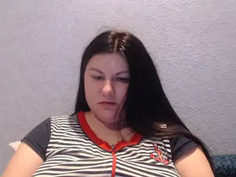 KiraSwee online show from 02.21.25