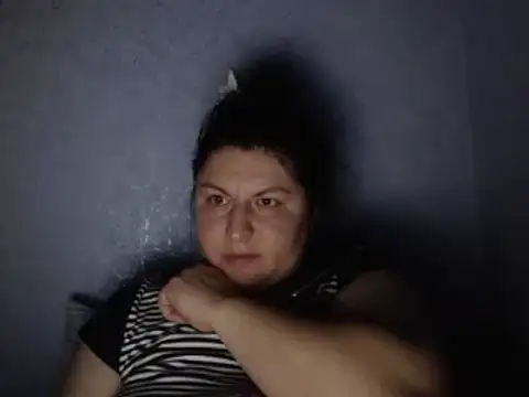 KiraSwee online show from 09.21.25