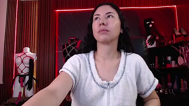 XiaQueen online show from 09.18.25