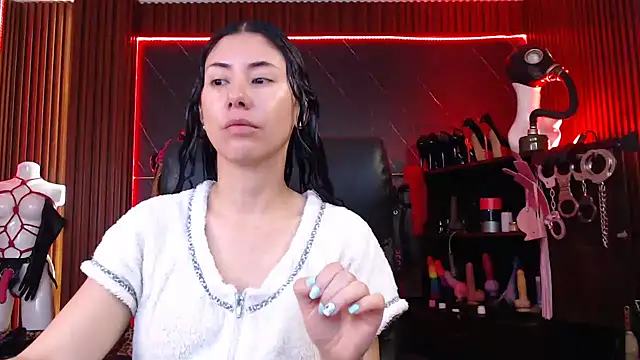 XiaQueen online show from 09.29.25