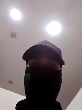 Snapshot of 1Dseralmora2 chatting on 10.22.25 1Dseralmora2 online show from 10.22.25