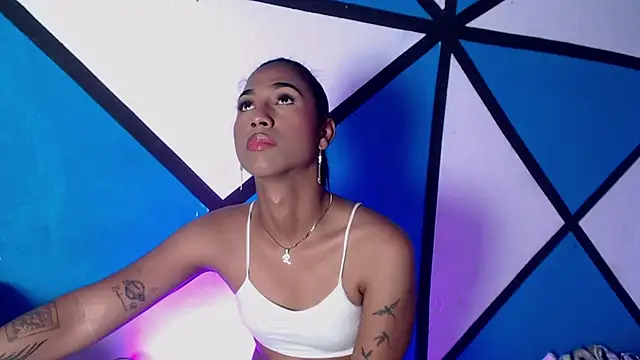 Snapshot of Alissemasiel chatting on 10.02.25 Alissemasiel online show from 10.02.25