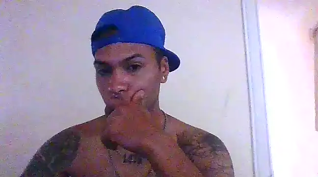 Snapshot of crow07xx chatting on 02.03.25 crow07xx online show from 02.03.25