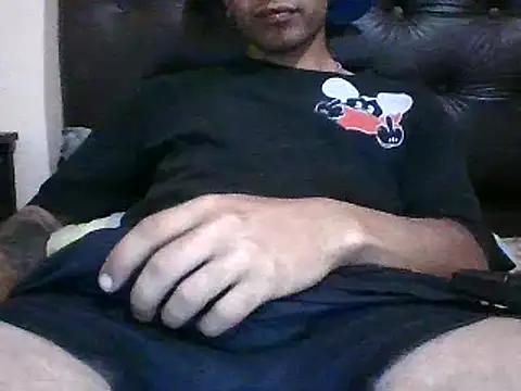 Snapshot of crow07xx chatting on 02.03.25 crow07xx online show from 02.03.25