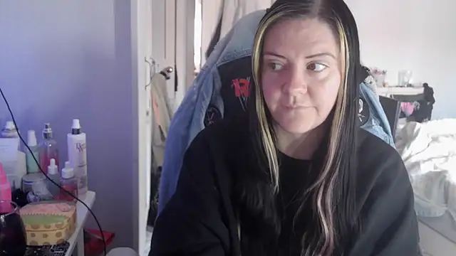 Snapshot of AureliaXOX chatting on 10.01.25 AureliaXOX online show from 10.01.25