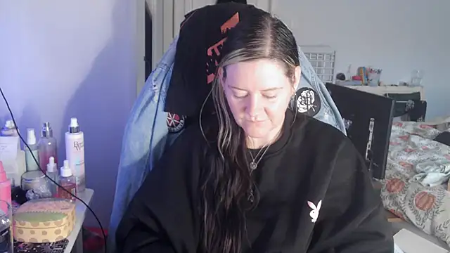 Snapshot of AureliaXOX chatting on 10.03.25 AureliaXOX online show from 10.03.25