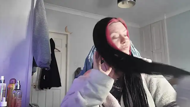 Snapshot of AureliaXOX chatting on 11.02.25 AureliaXOX online show from 11.02.25