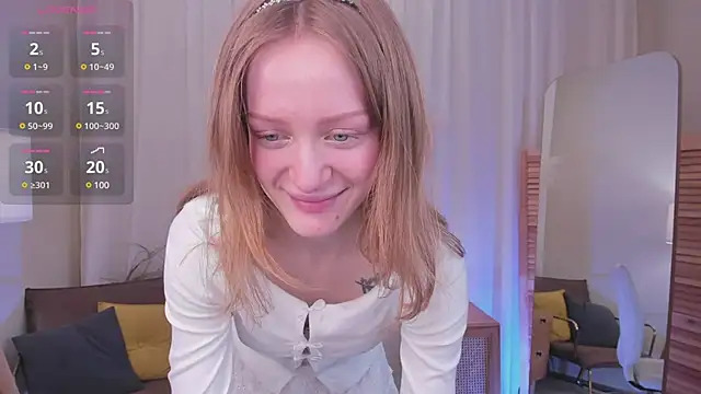 MollyCutiePie online show from 03.07.25