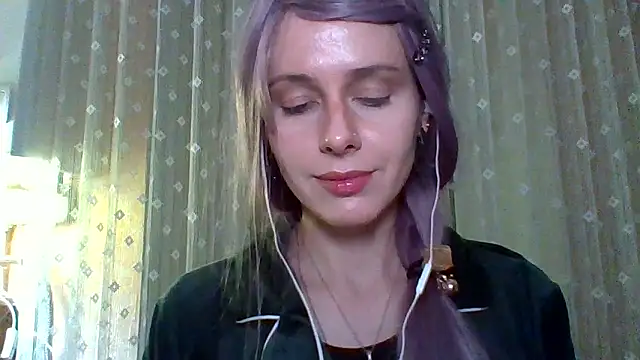 LuminousLady online show from 02.12.25