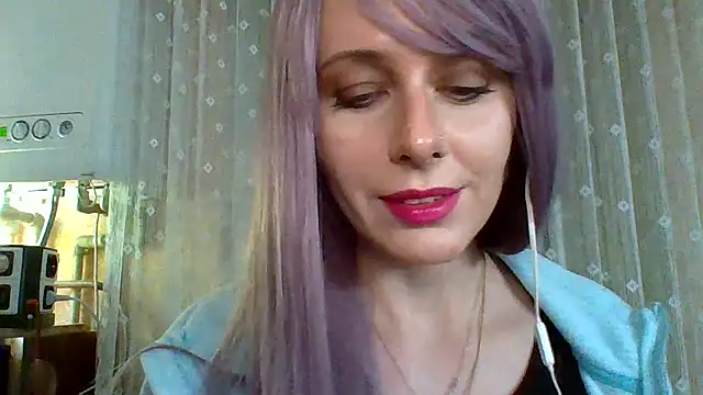 LuminousLady online show from 02.17.25