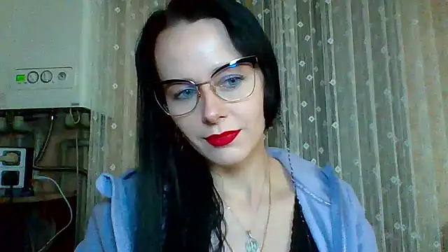 LuminousLady online show from 03.20.25